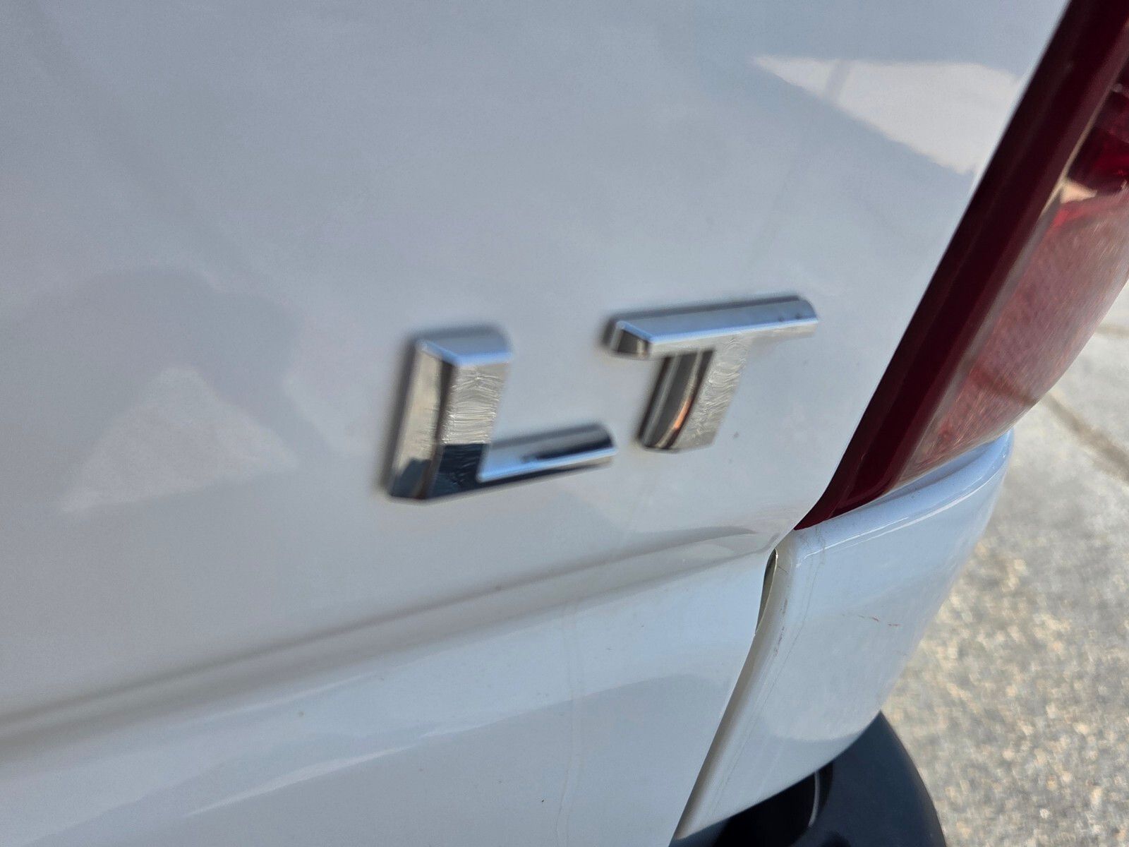 Used 2025 White Chevrolet LT image 12