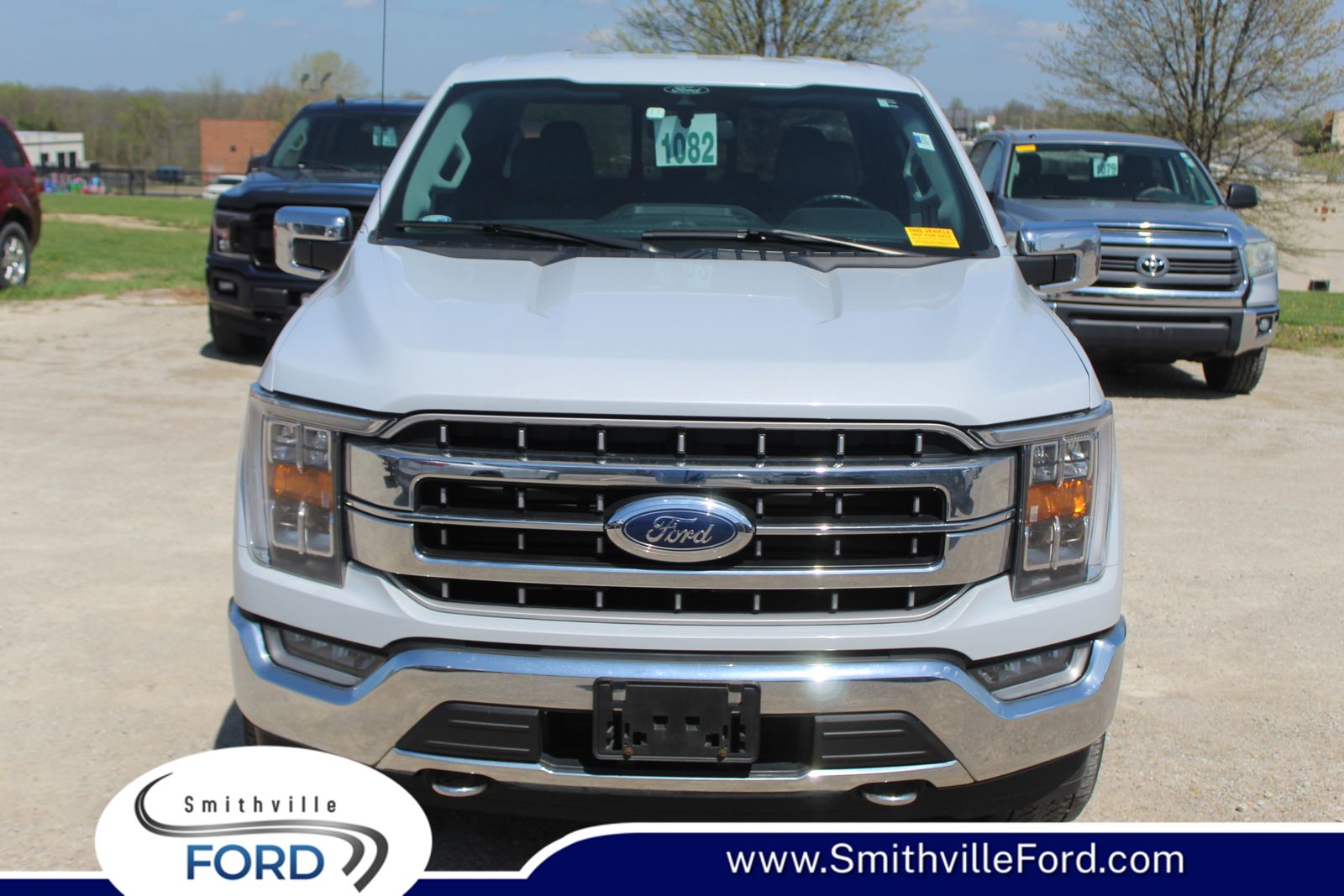 White Metallic 2021 Ford F-150 Lariat SuperCab 4WD Pickup Truck Four-Wheel Drive Automatic