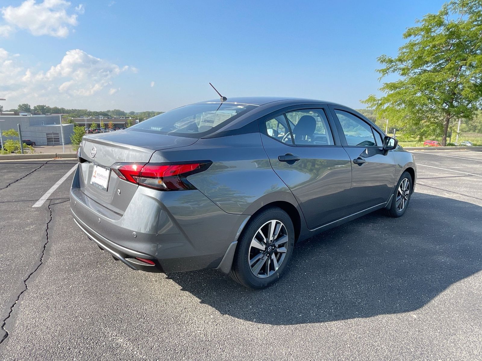 2024 Nissan Versa 1.6 S 34