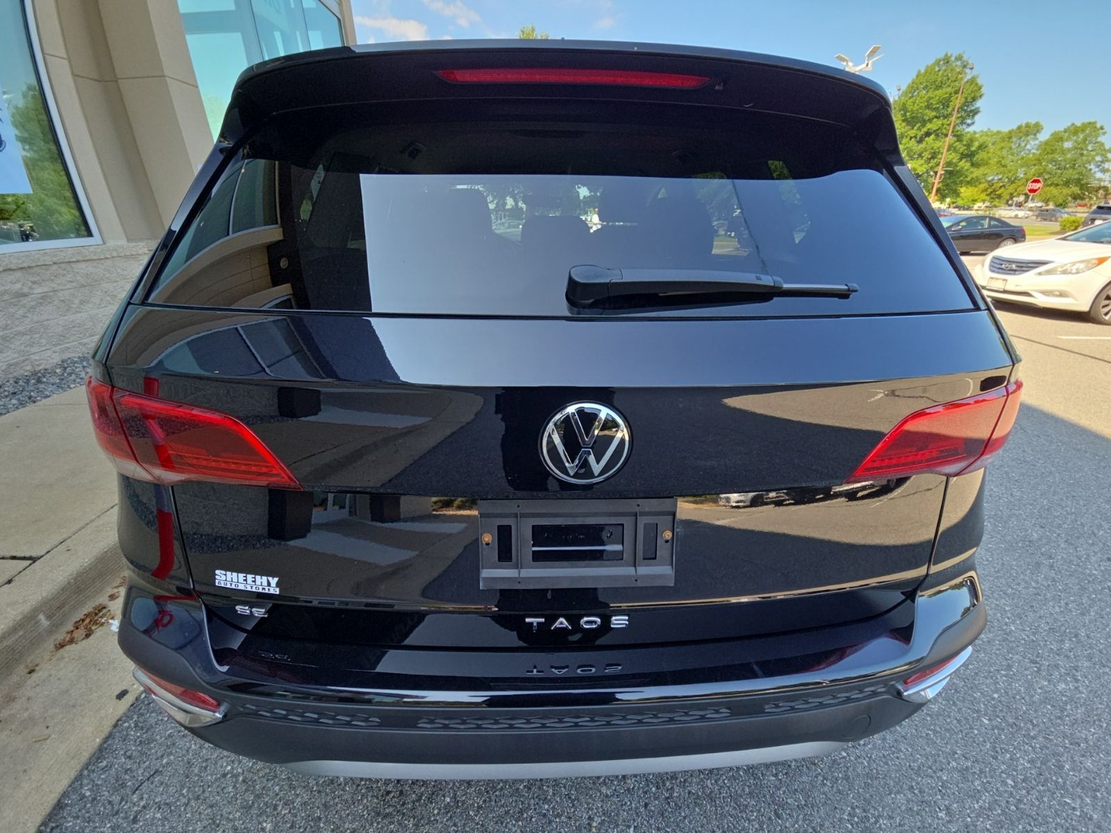 Used 2023 Black Volkswagen 1.5T SE image 4