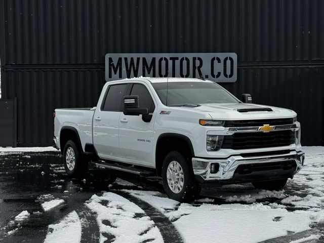 2024 Chevrolet Silverado HD LT's photo