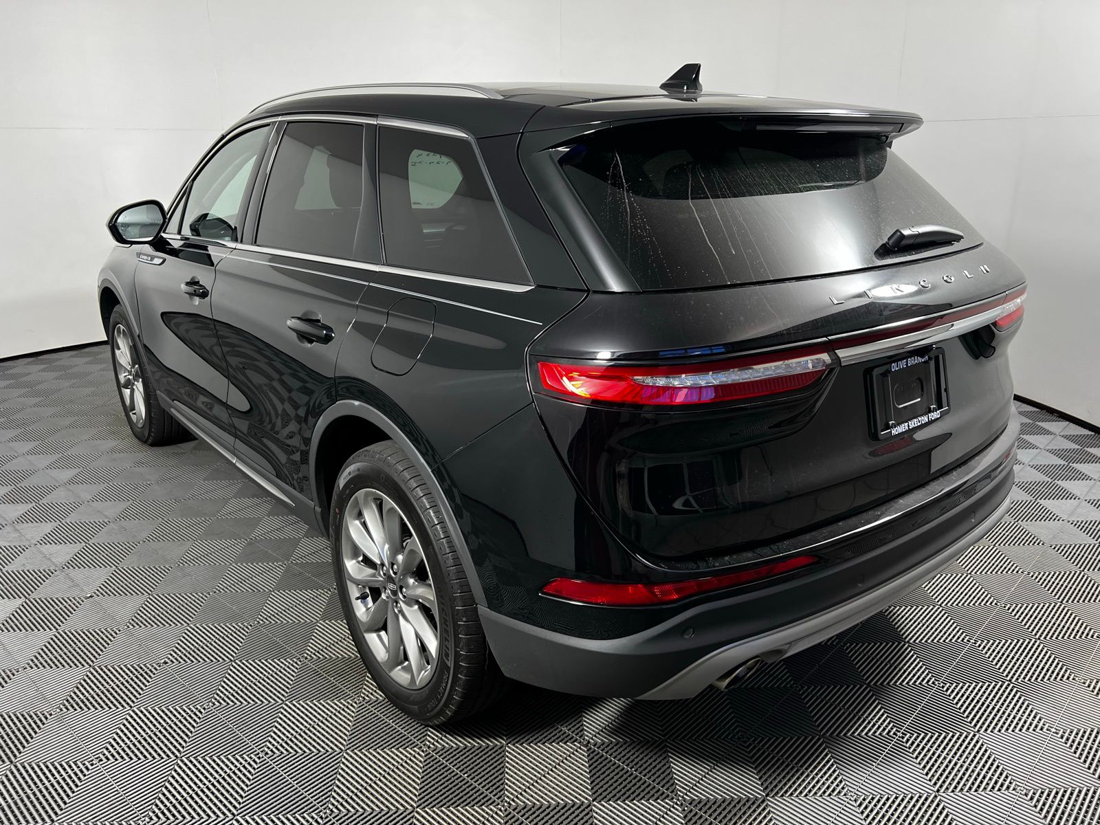 Thumbnail: 2021 Lincoln Corsair - 7