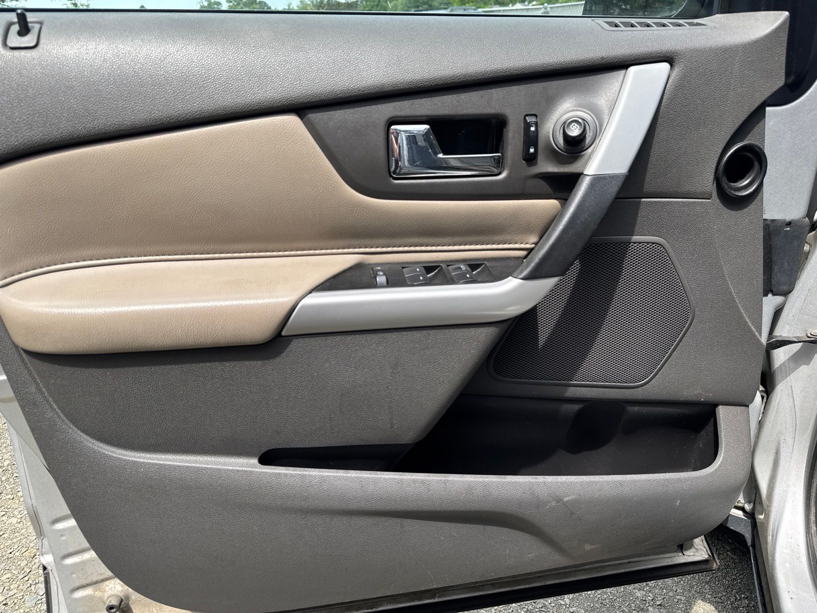 Used 2014 Ingot Silver Ford Limited image 22