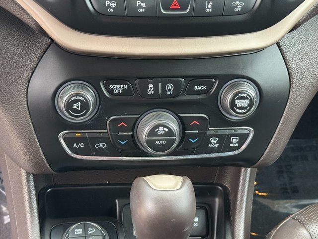Used 2016 Red Jeep Trailhawk image 34