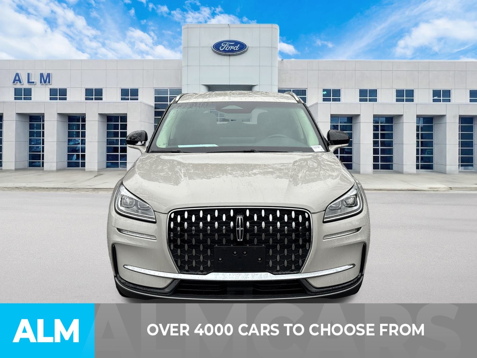 Used 2023 White Lincoln Reserve image 2