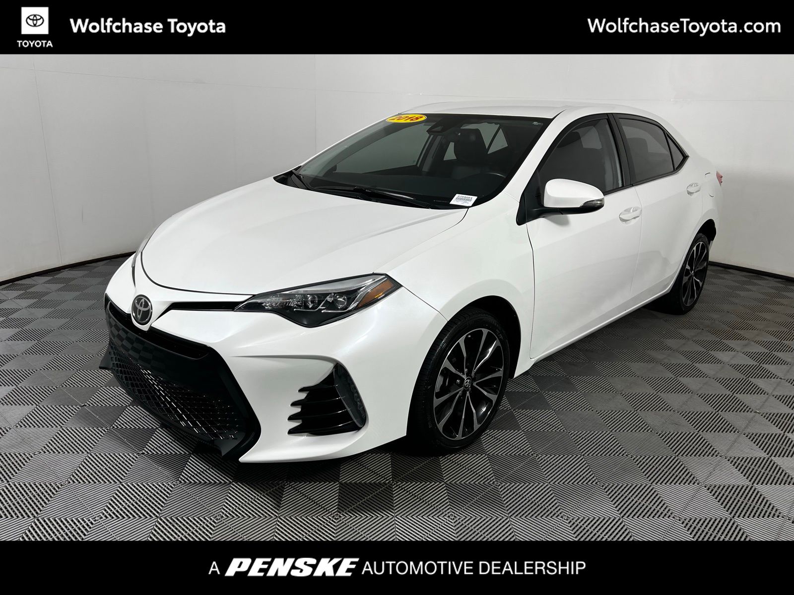 2018 Toyota Corolla SE Hero Image