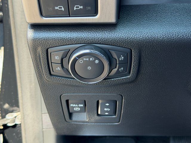 Certified Used 2018 Shadow Black Ford Platinum image 27