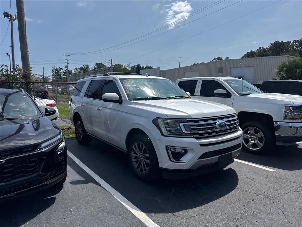 White Platinum Clearcoat Metallic 2018 Ford Expedition SUV / Crossover 4X2 Automatic