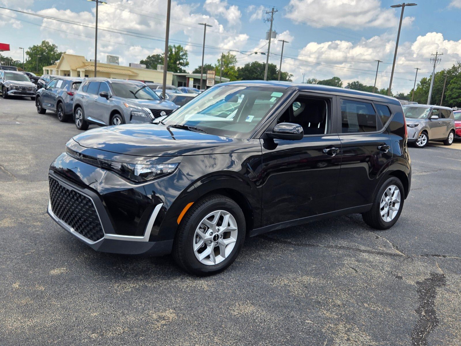 Used 2025 Black Kia LX image 3