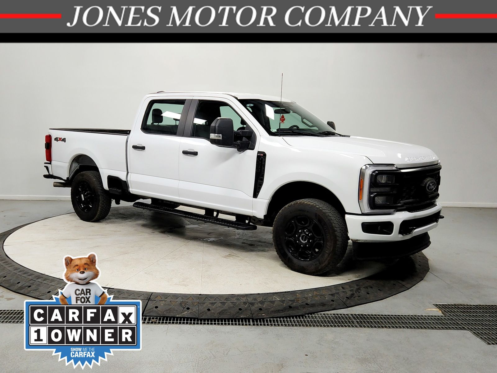 Oxford White 2023 Ford F-250 Super Duty XL Crew Cab 4WD Pickup Truck Four-Wheel Drive Automatic