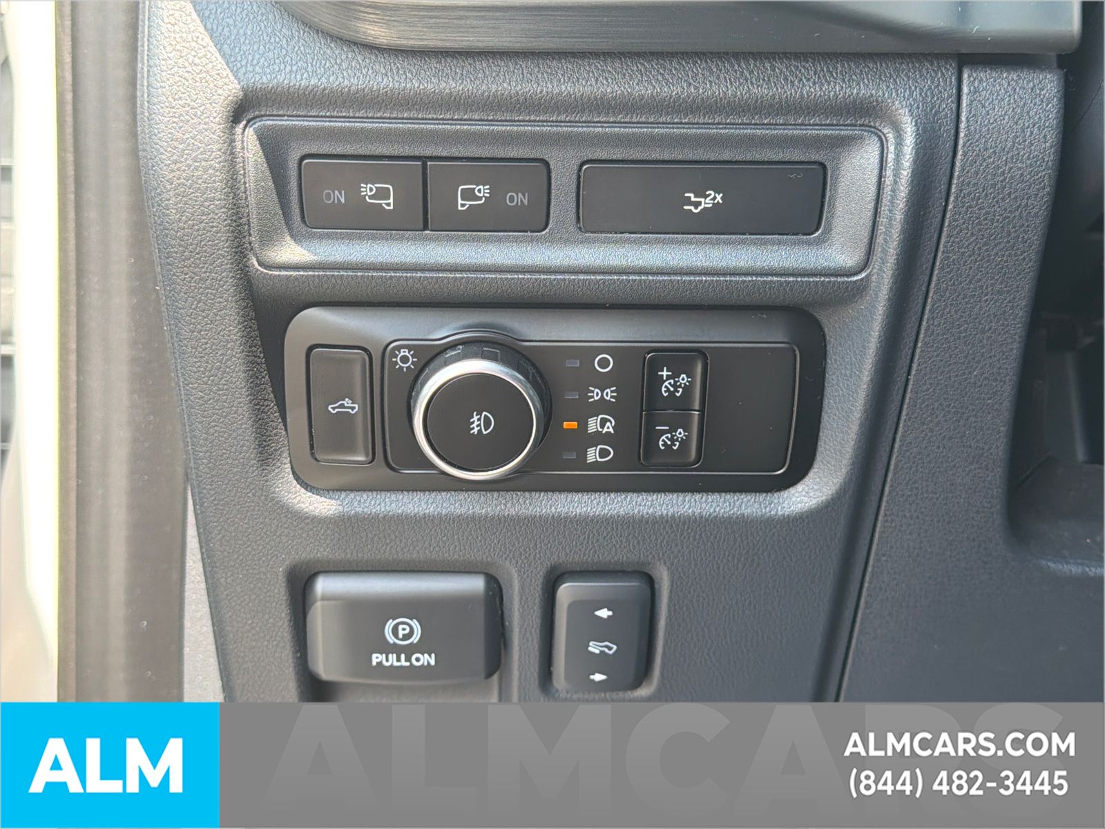 Used 2023 White Ford Lariat image 36