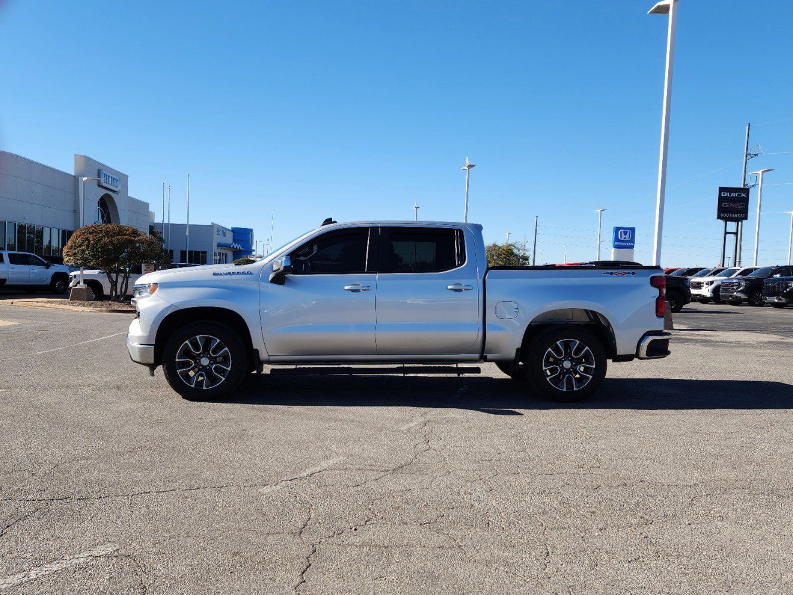 2022 Chevrolet Silverado 1500 LT 5