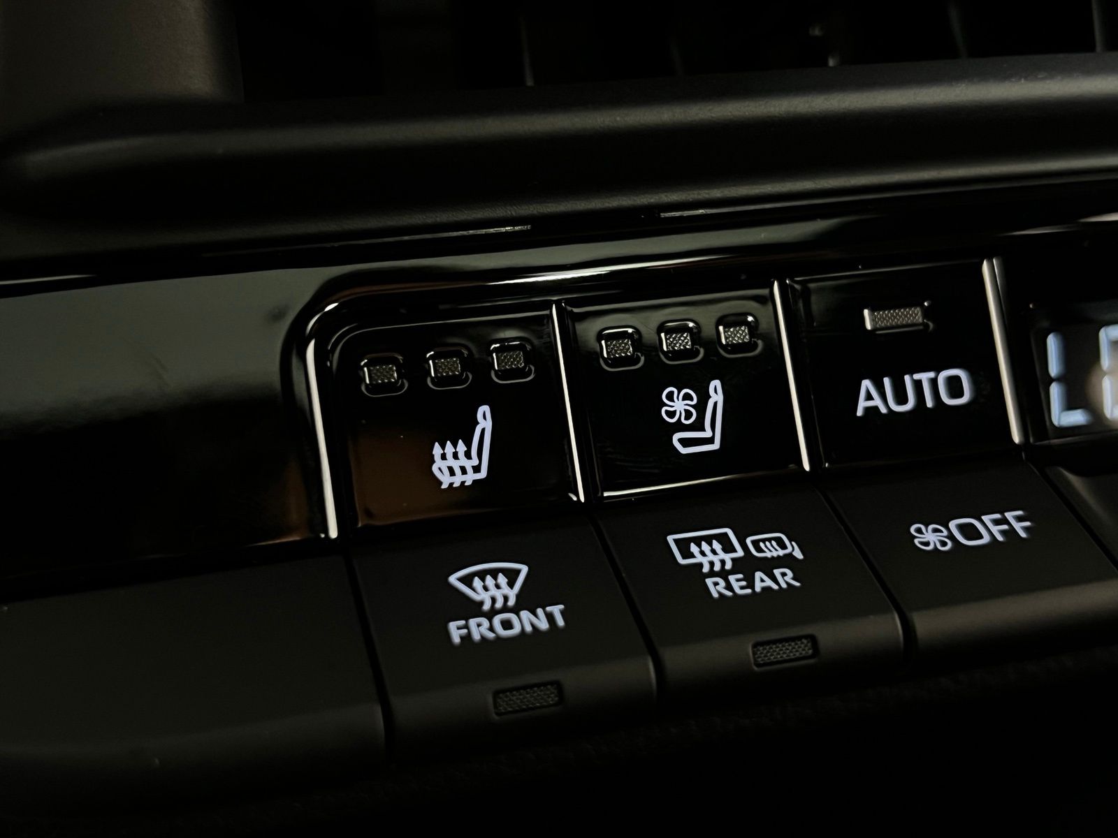 Thumbnail: 2026 Toyota Crown Signia - 21