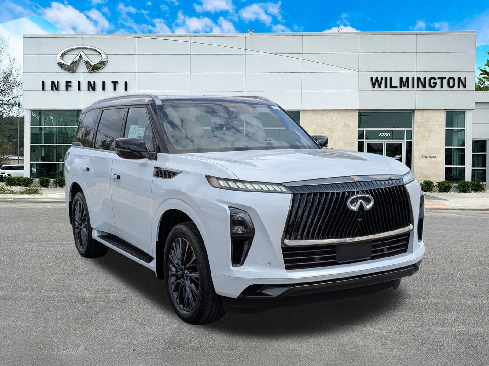 Radiant White/Black Obsidian 2026 INFINITI QX80 Autograph 4WD SUV / Crossover All-Wheel Drive 9-Speed Automatic