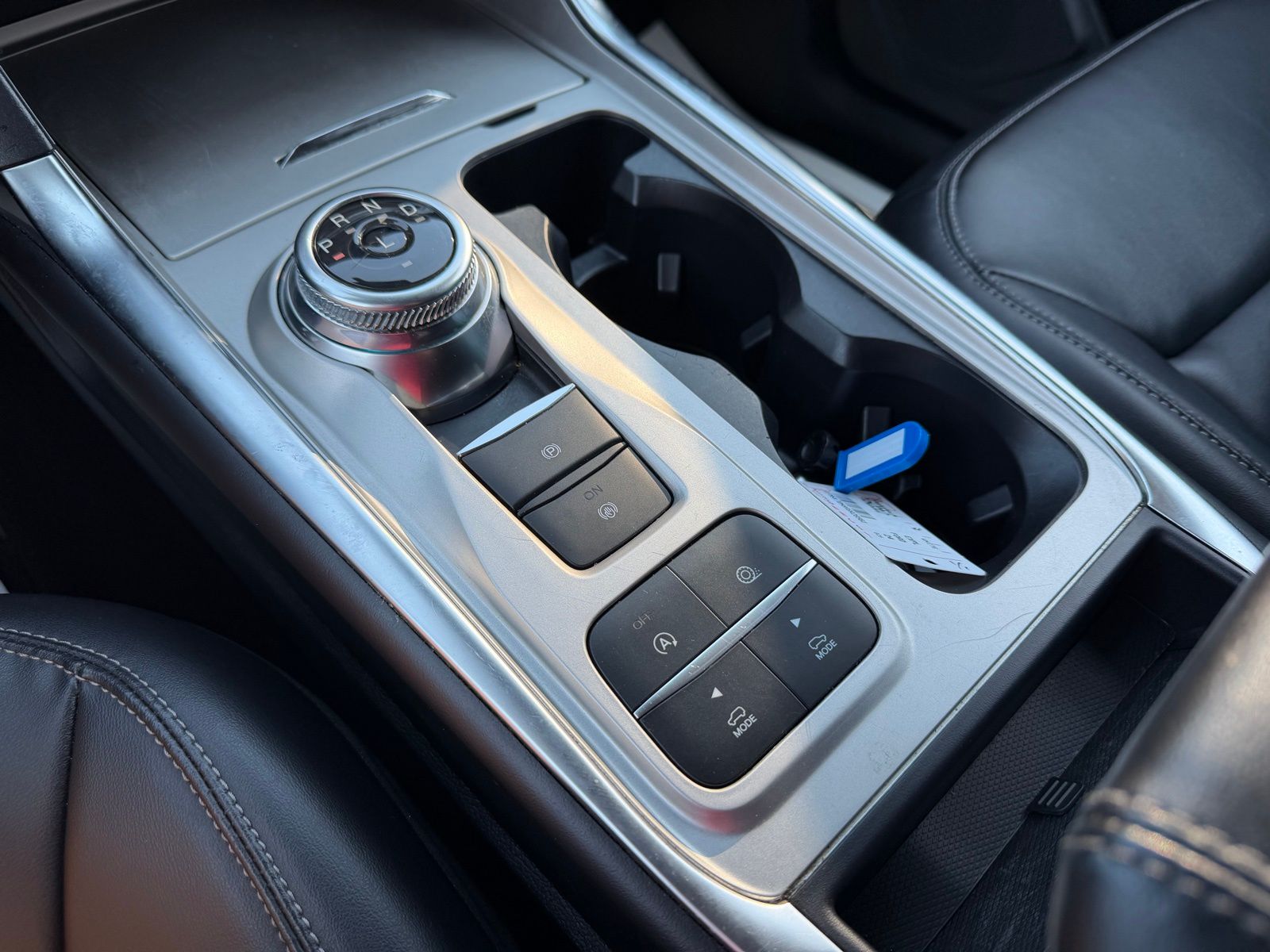 2024 Ford Explorer image 25