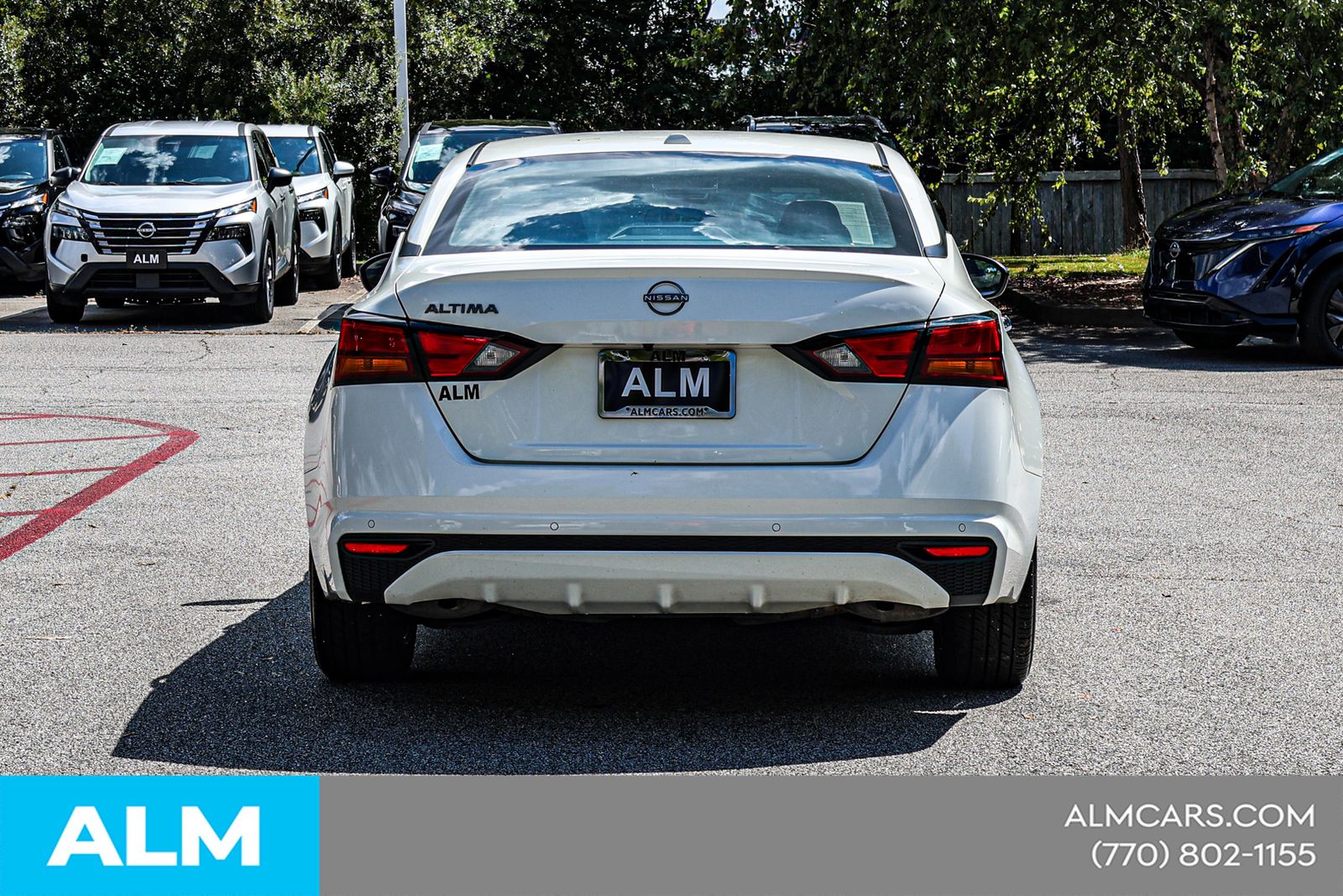 Used 2025 White Nissan 2.5 SV image 12