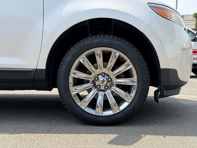 Used 2011 White Platinum Clearcoat Metallic Ford Limited image 23