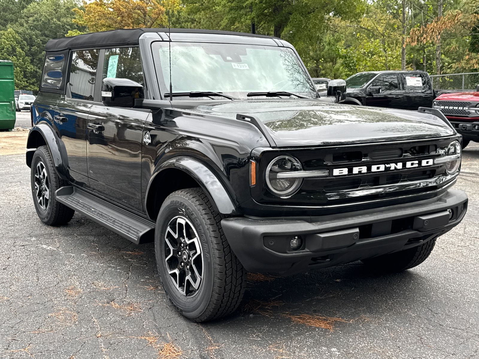 2025 Ford Bronco Outer Banks photo 3