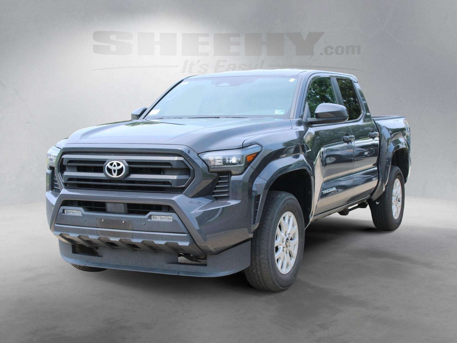Used 2024  Toyota SR5 image 4