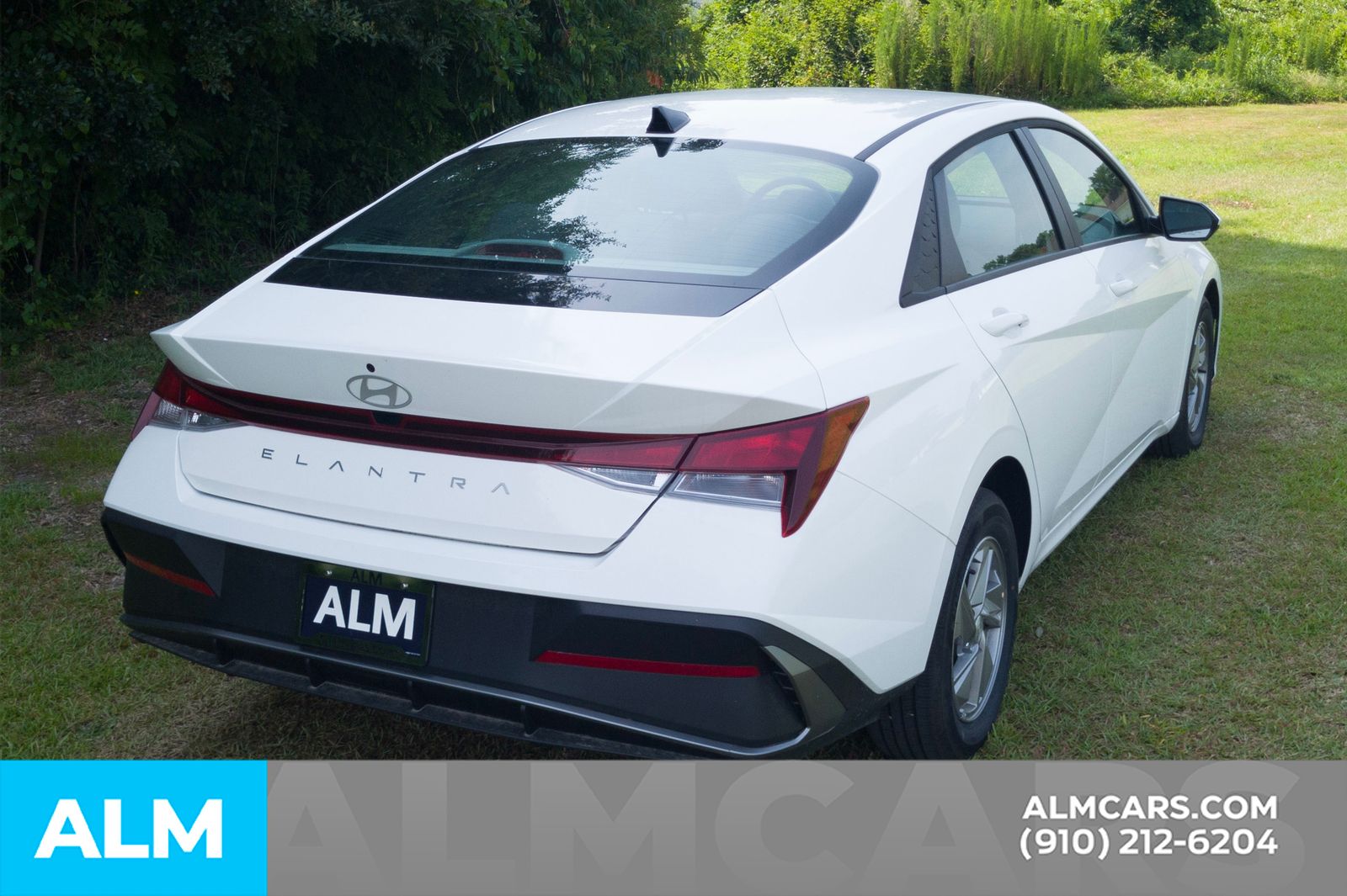 Used 2026 White Hyundai SE image 23