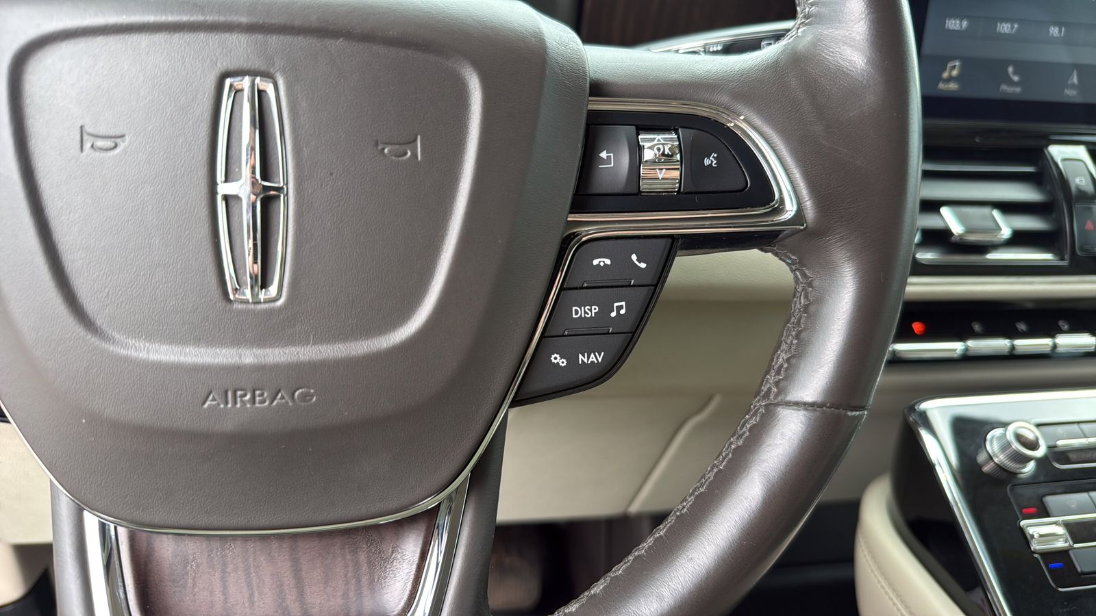 Used Car 2018 Lincoln Navigator  Select For Sale Under $25,000 In Austin, Texas