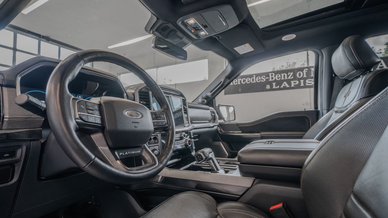 2022 Ford F-150 Platinum — foto completa 6 de 33