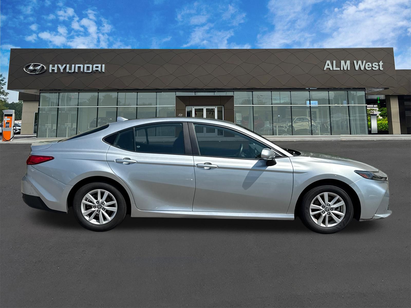 Used 2025 Silver Toyota LE image 4