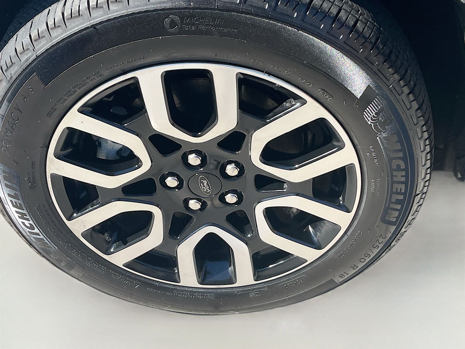 Used 2024 Gray Ford Lariat image 31