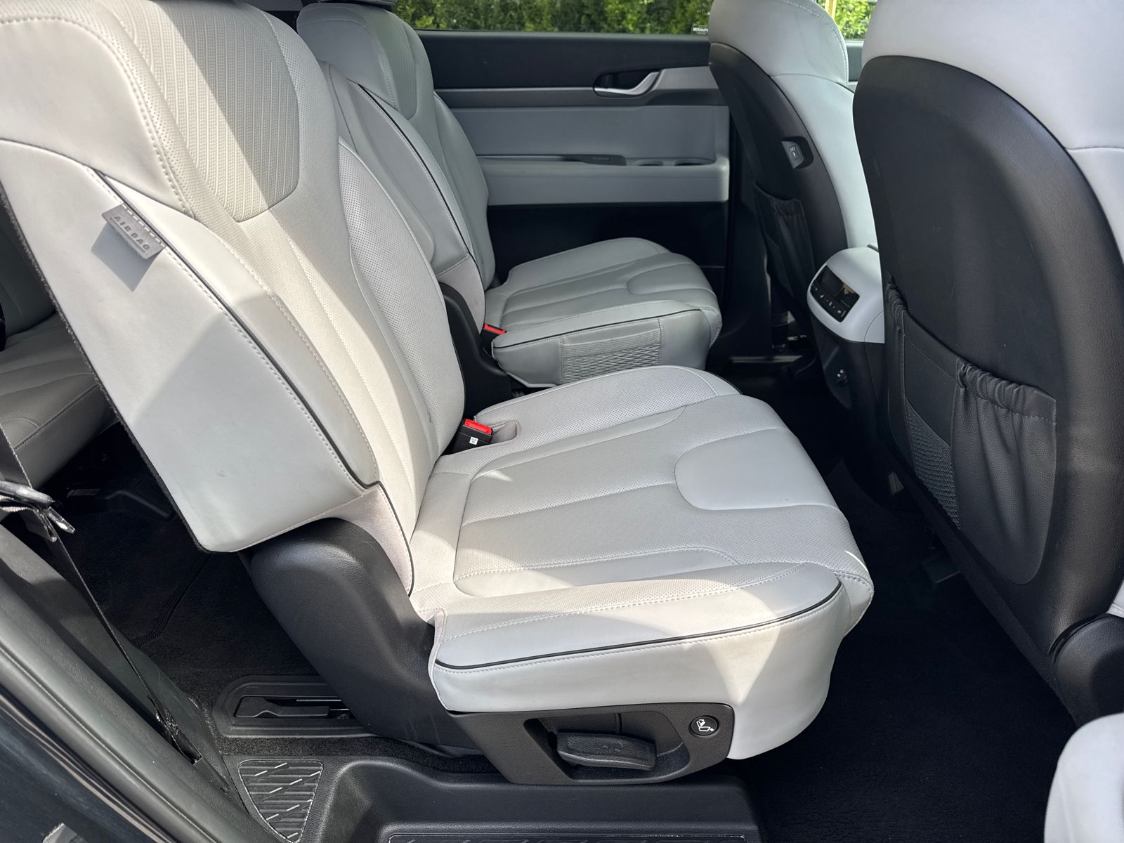 Used 2025 White Hyundai SEL image 15