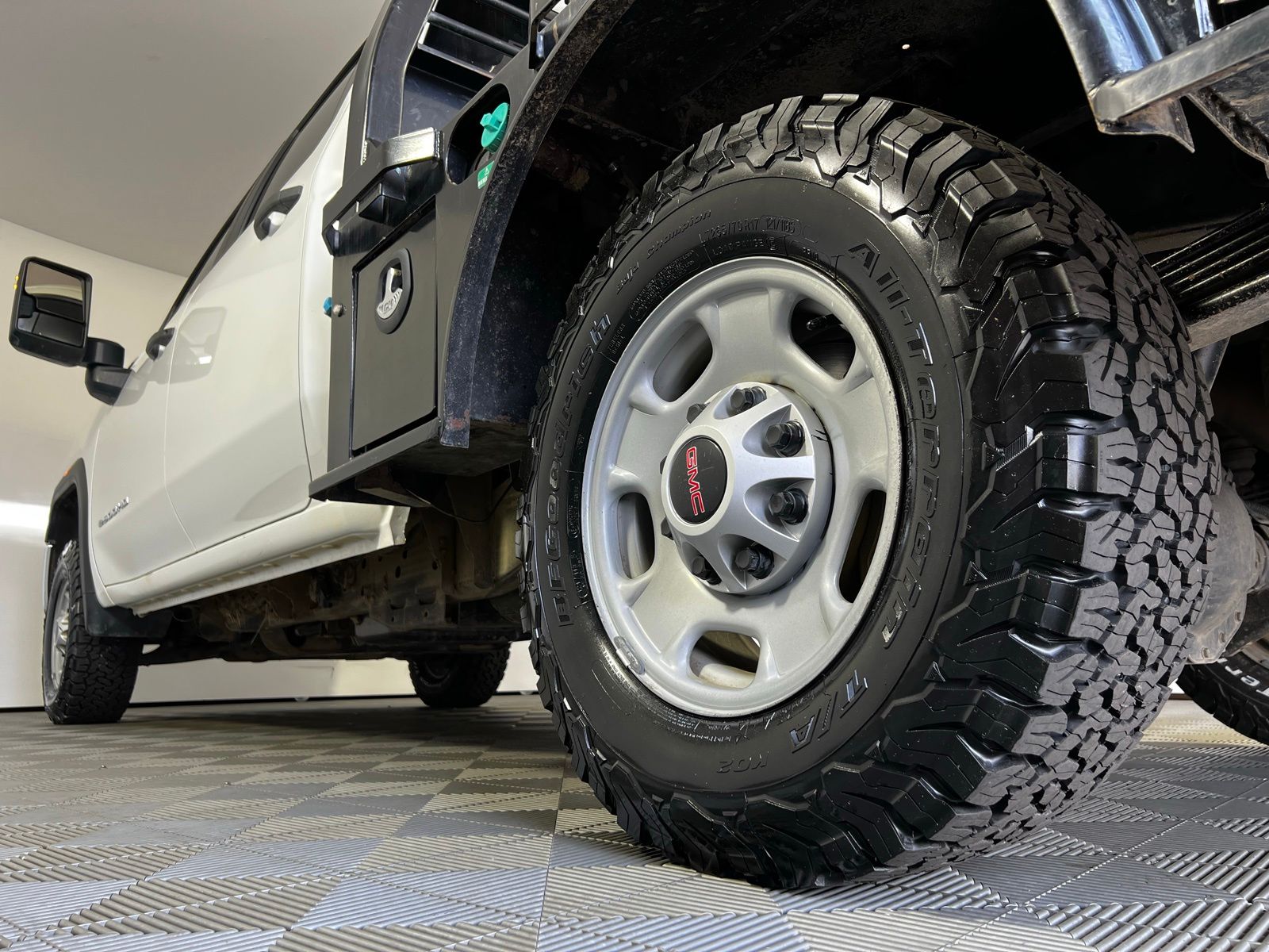 Thumbnail: 2023 GMC Sierra 2500 - 23