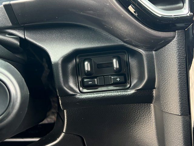 New 2025 Marsh Gray Ford Lariat image 22