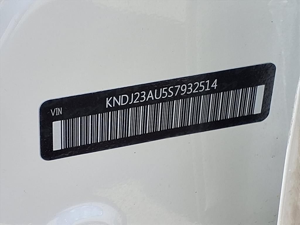 2025 Kia Soul LX White at Community Kia