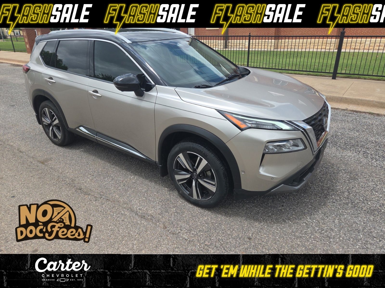 Champagne Silver Metallic/Super Black 2023 Nissan Rogue SUV / Crossover Front-Wheel Drive Continuously Variable Transmission