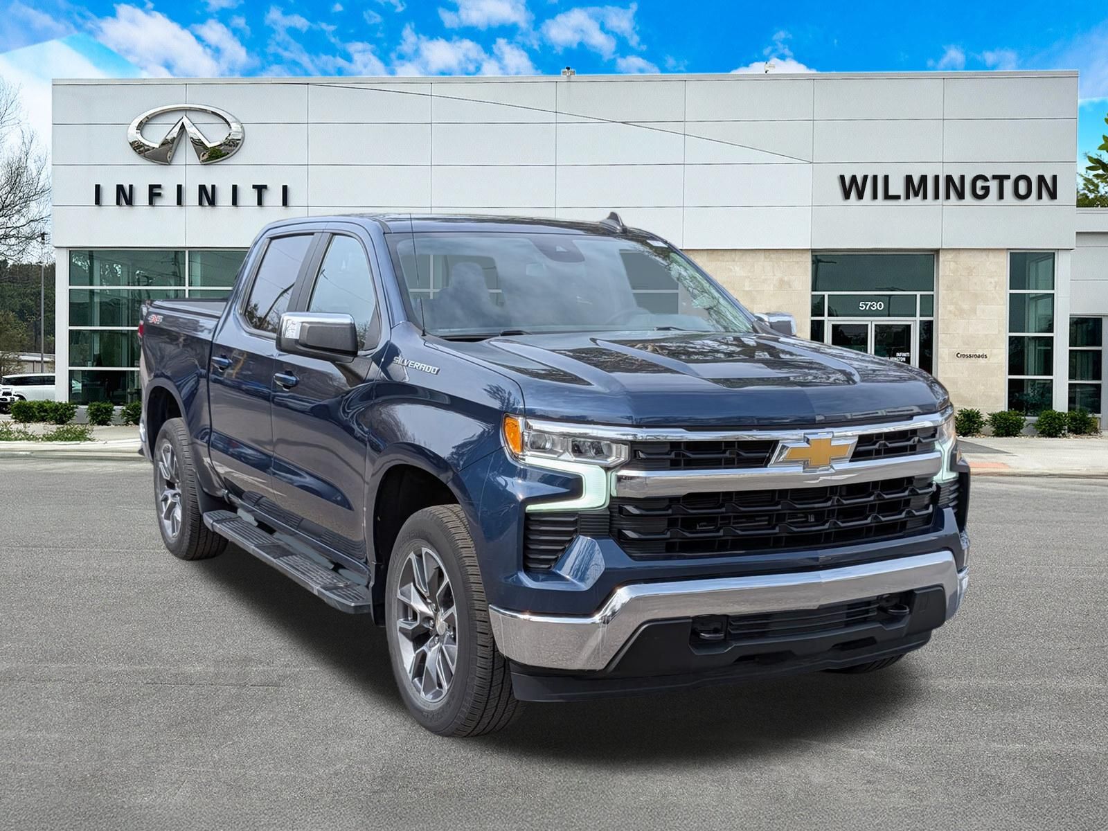 2023 Chevrolet Silverado 1500 LT Crew Cab 4WD
