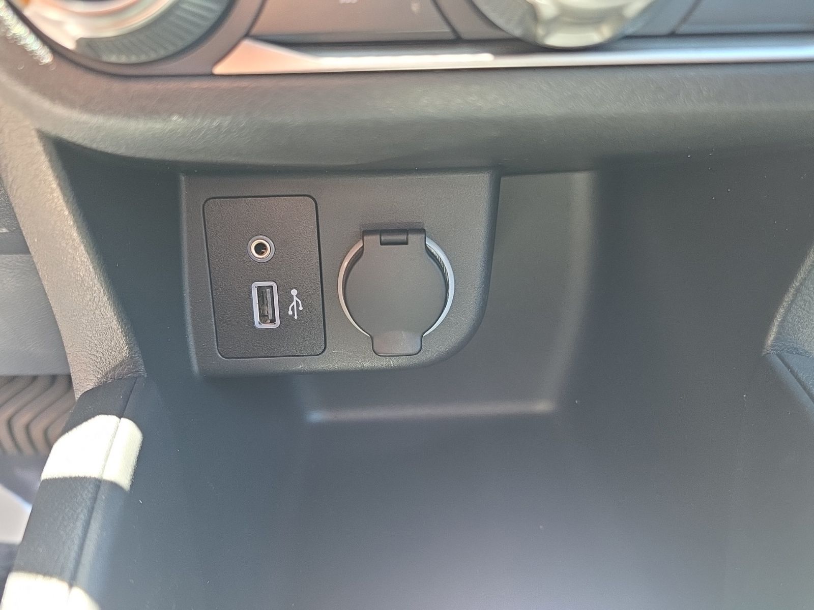 Used 2024 Gray Nissan S image 21