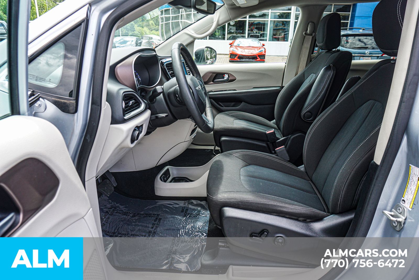 Used 2023 Silver Chrysler LX image 19