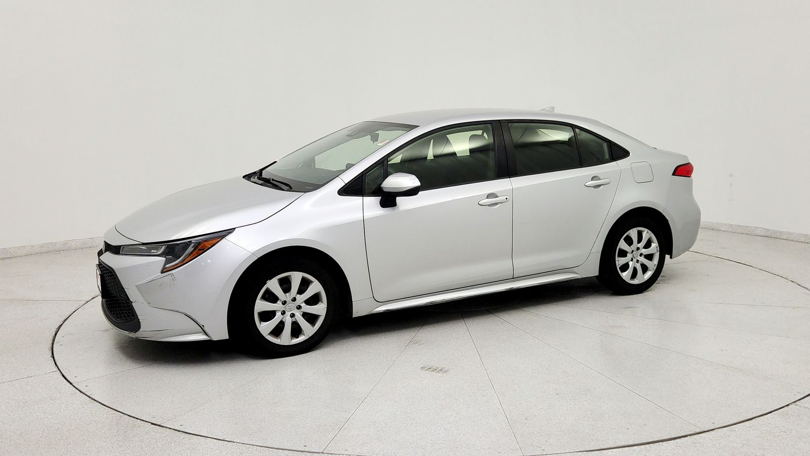 Used 2021 Silver Toyota LE image 3