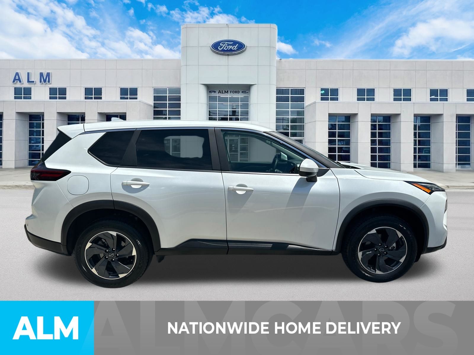 Certified Used 2025 Pearl Nissan SV image 4