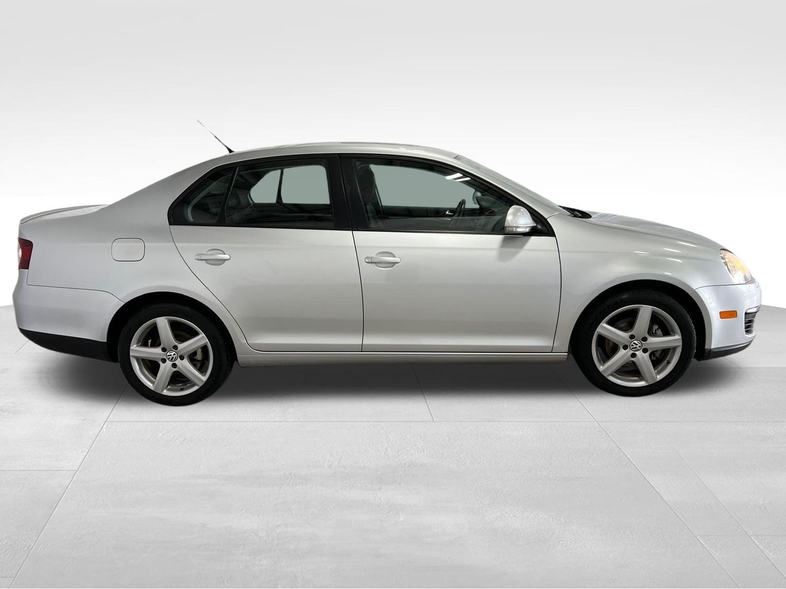 Used Car 2010 Volkswagen Jetta  For Sale Under $10,000 In Austin, Texas