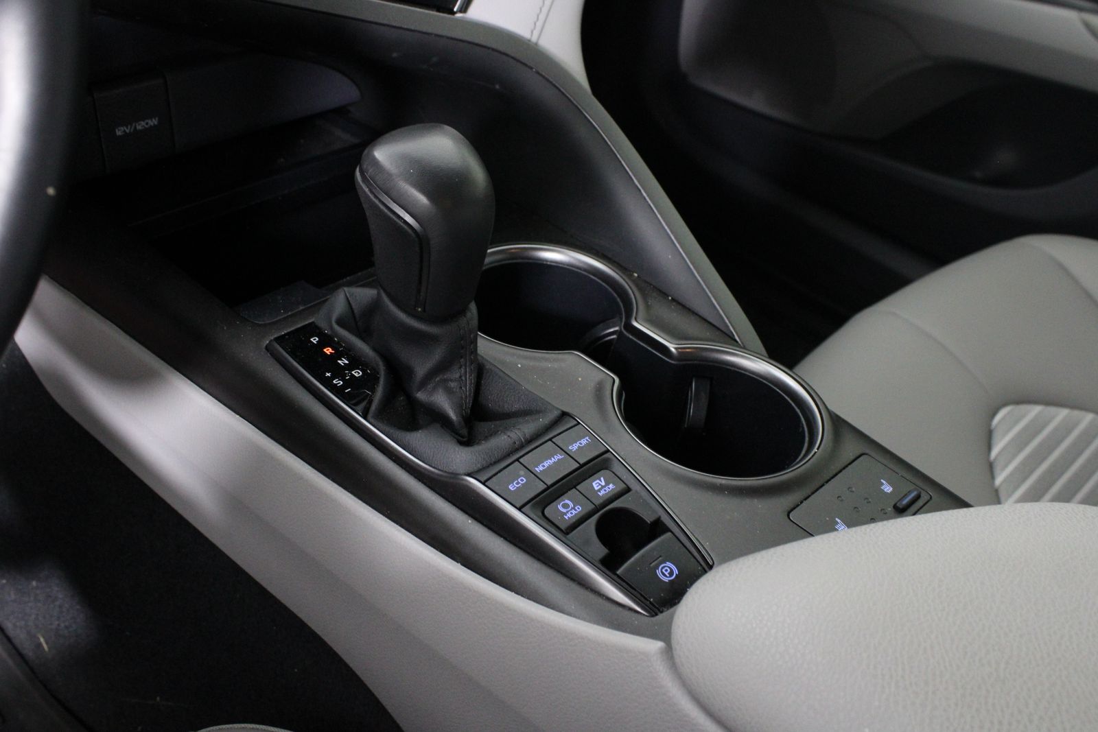 Used 2024 White Toyota SE image 17