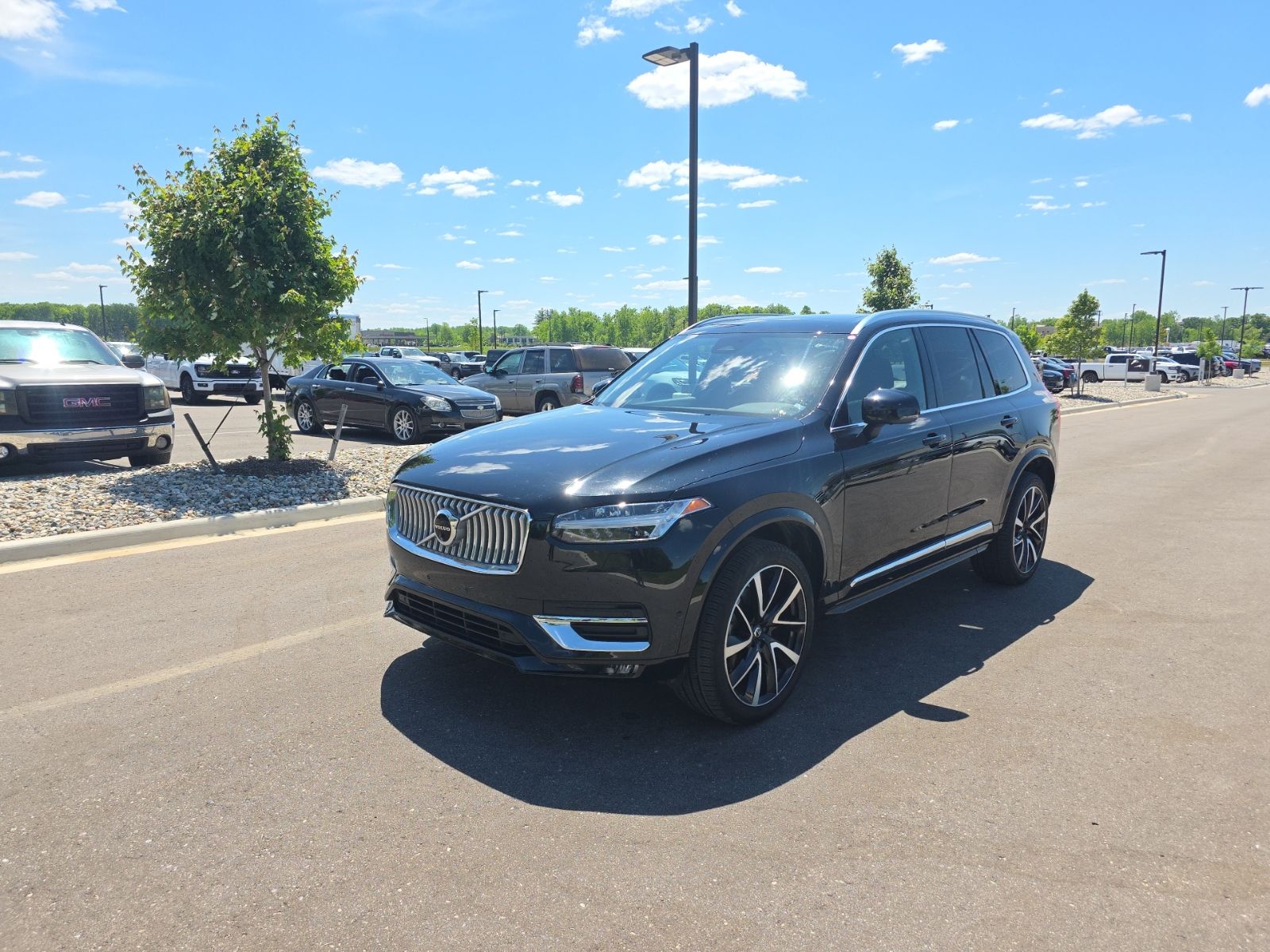 Onyx Black Metallic 2024 Volvo XC90 B6 Plus Bright Theme 6-Passenger AWD SUV / Crossover All-Wheel Drive Automatic