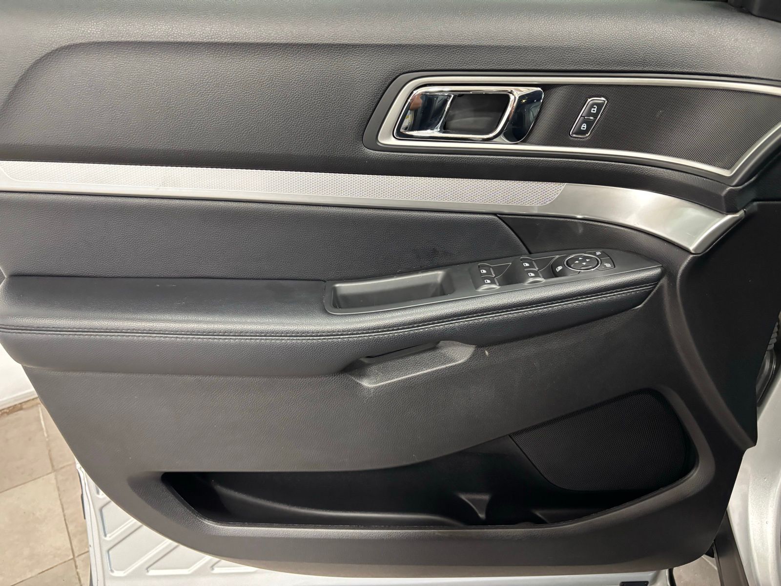 Used Car 2017 Ford Explorer  Xlt For Sale Under $20,000 In Austin, Texas