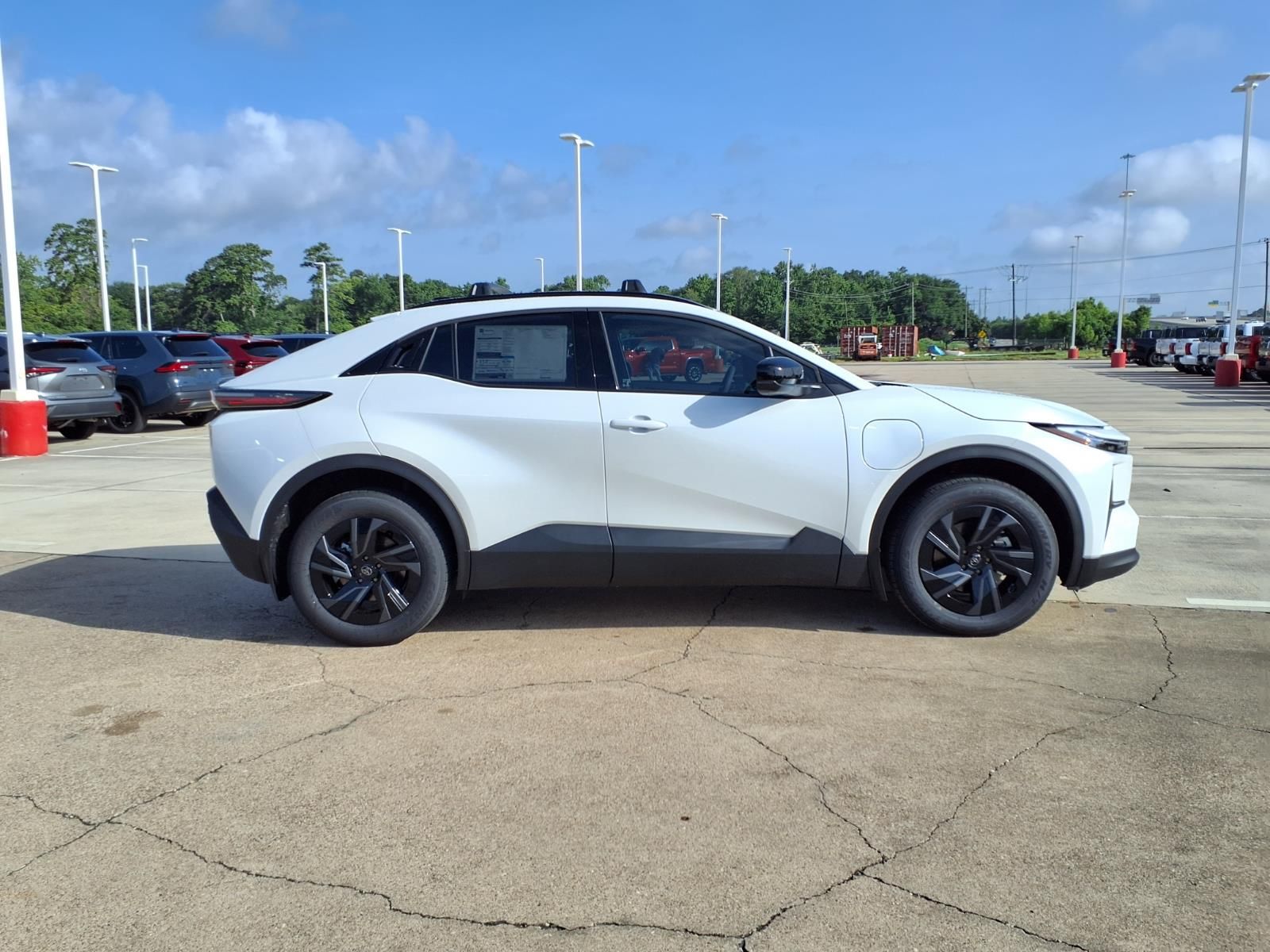 2026 Toyota C-HR SE - 4
