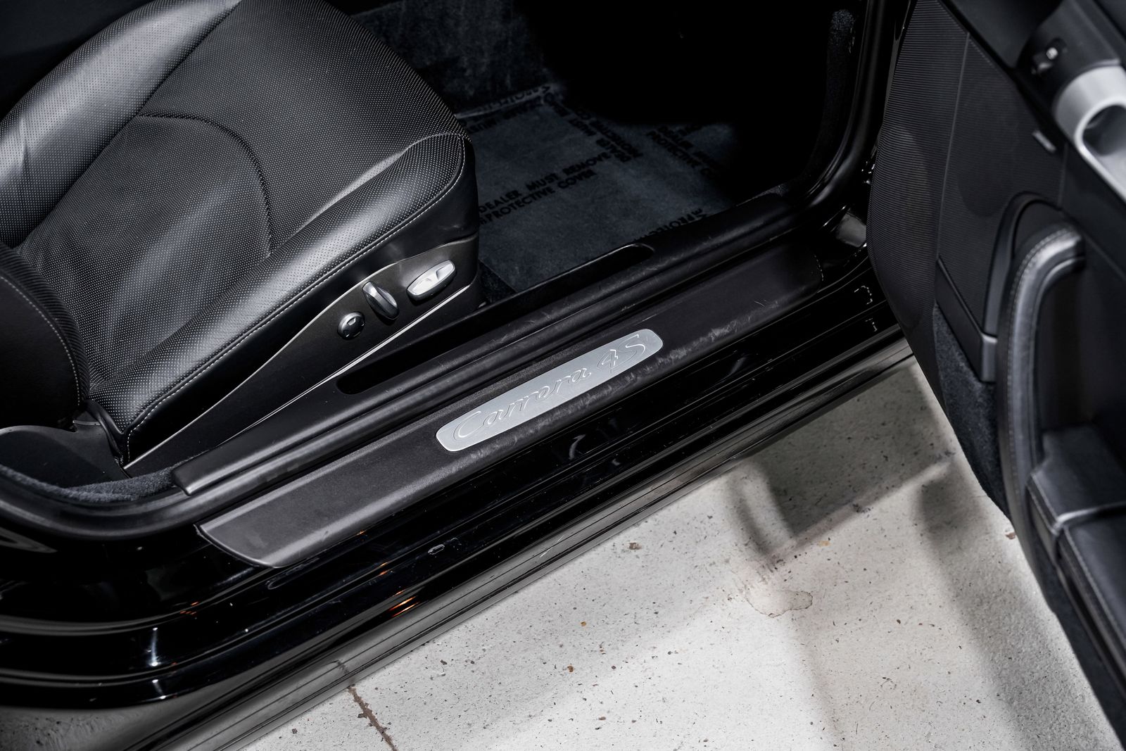 2010 Porsche 911 Carrera 4S — photo 24