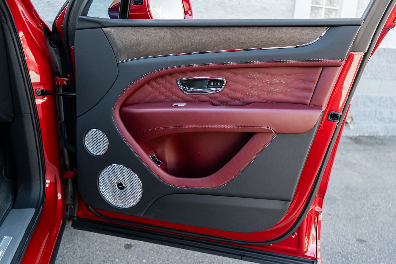 2024 Bentley Bentayga Azure - Photo 41