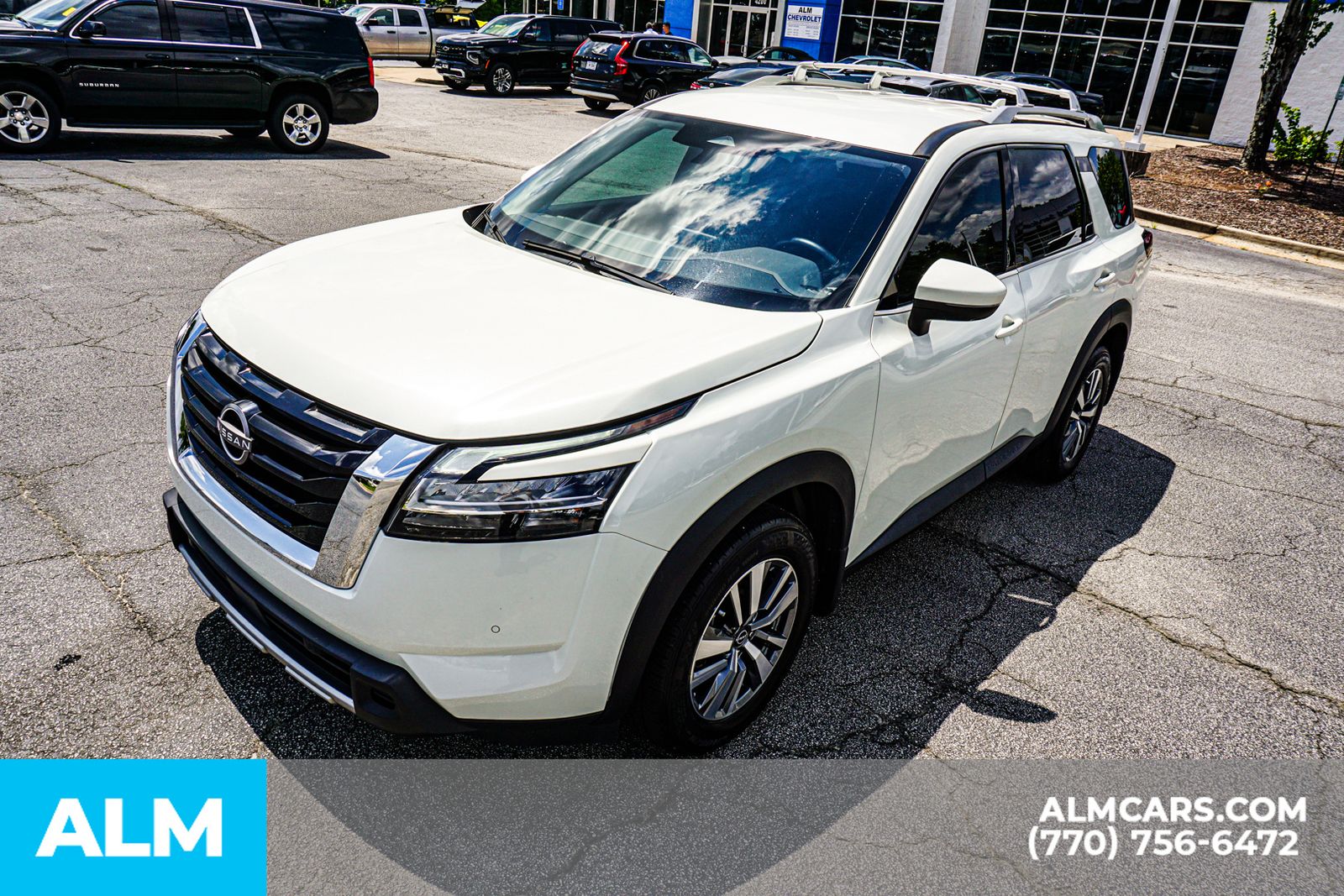 Used 2023 White Nissan SL image 18