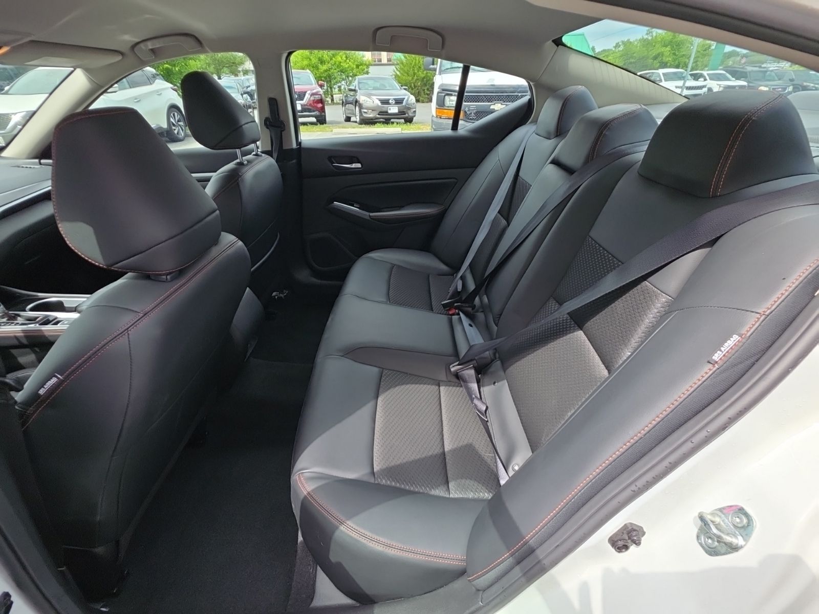 Used 2024 White Nissan 2.5 SR image 7