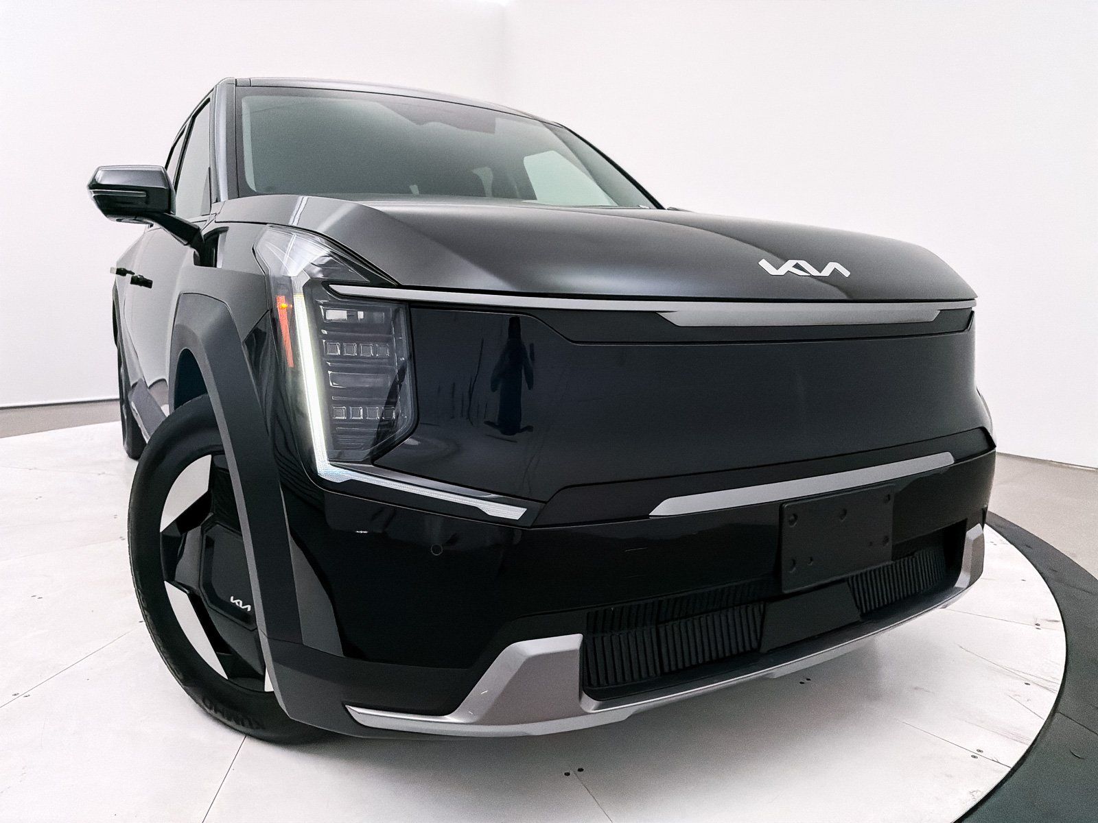 Used 2024 Kia Ev9 Light L/R with VIN KNDAB5S12R6031309 for sale in Scottsdale, AZ