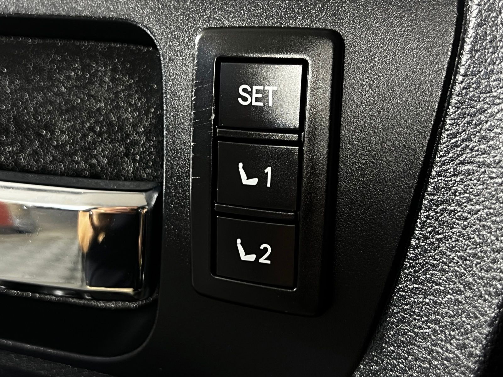 Thumbnail: 2016 Toyota Tundra - 15