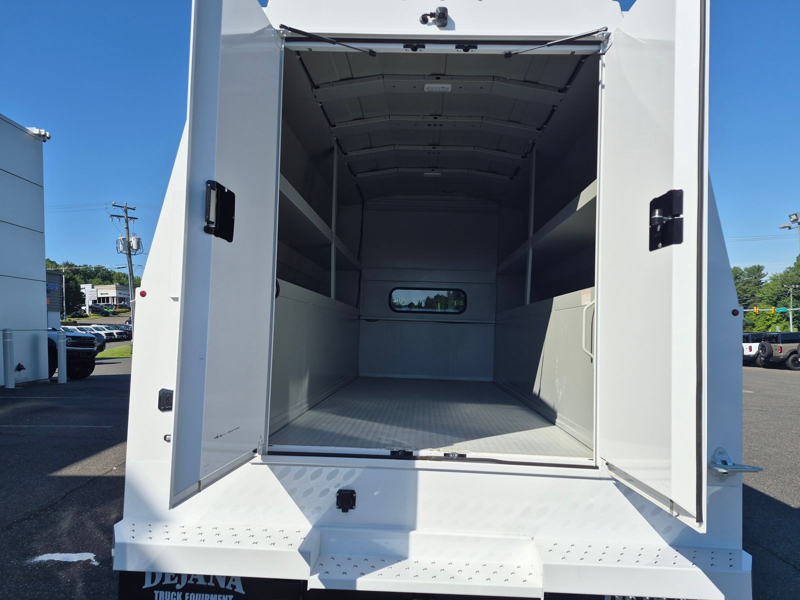 New 2026 Oxford White Ford XL image 17